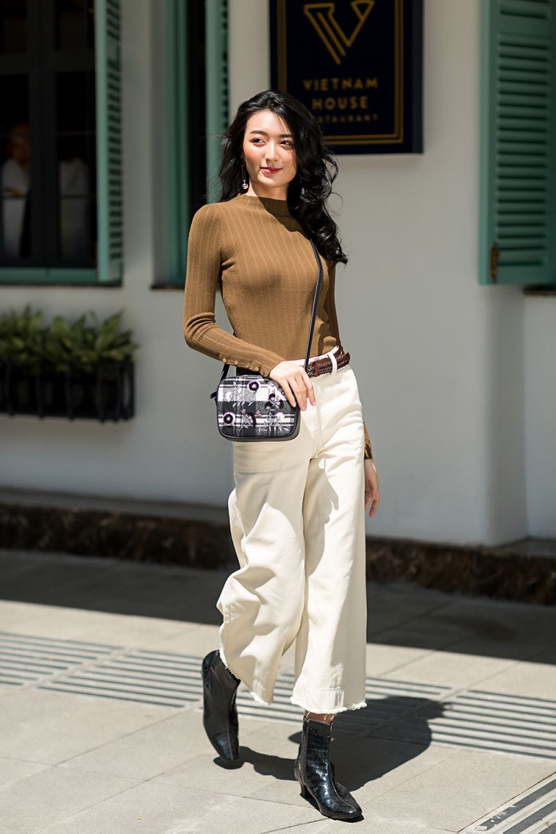 Áo len và quần Kaki